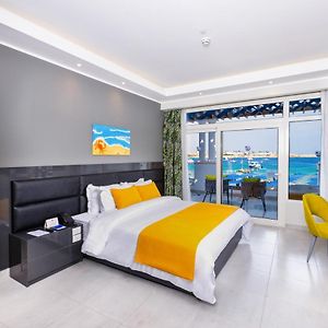 Junior Suites Jacuzzi Beach Front